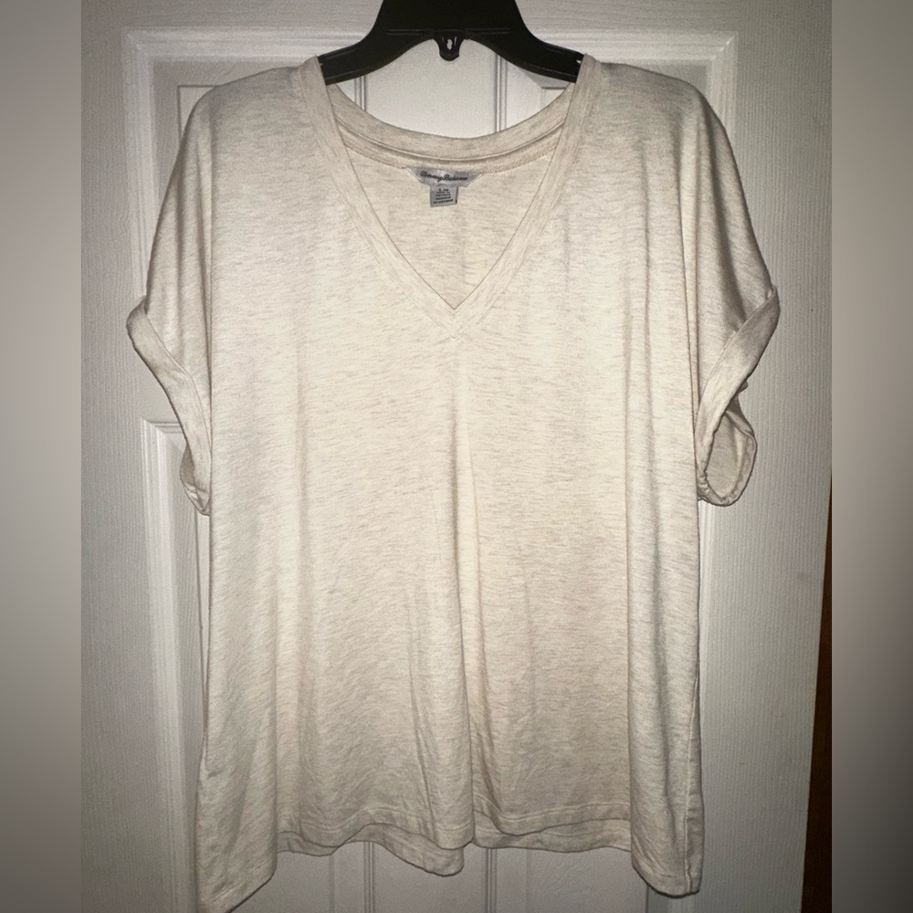 Tommy Bahama Cream Short Sleeve V-Neck Tee